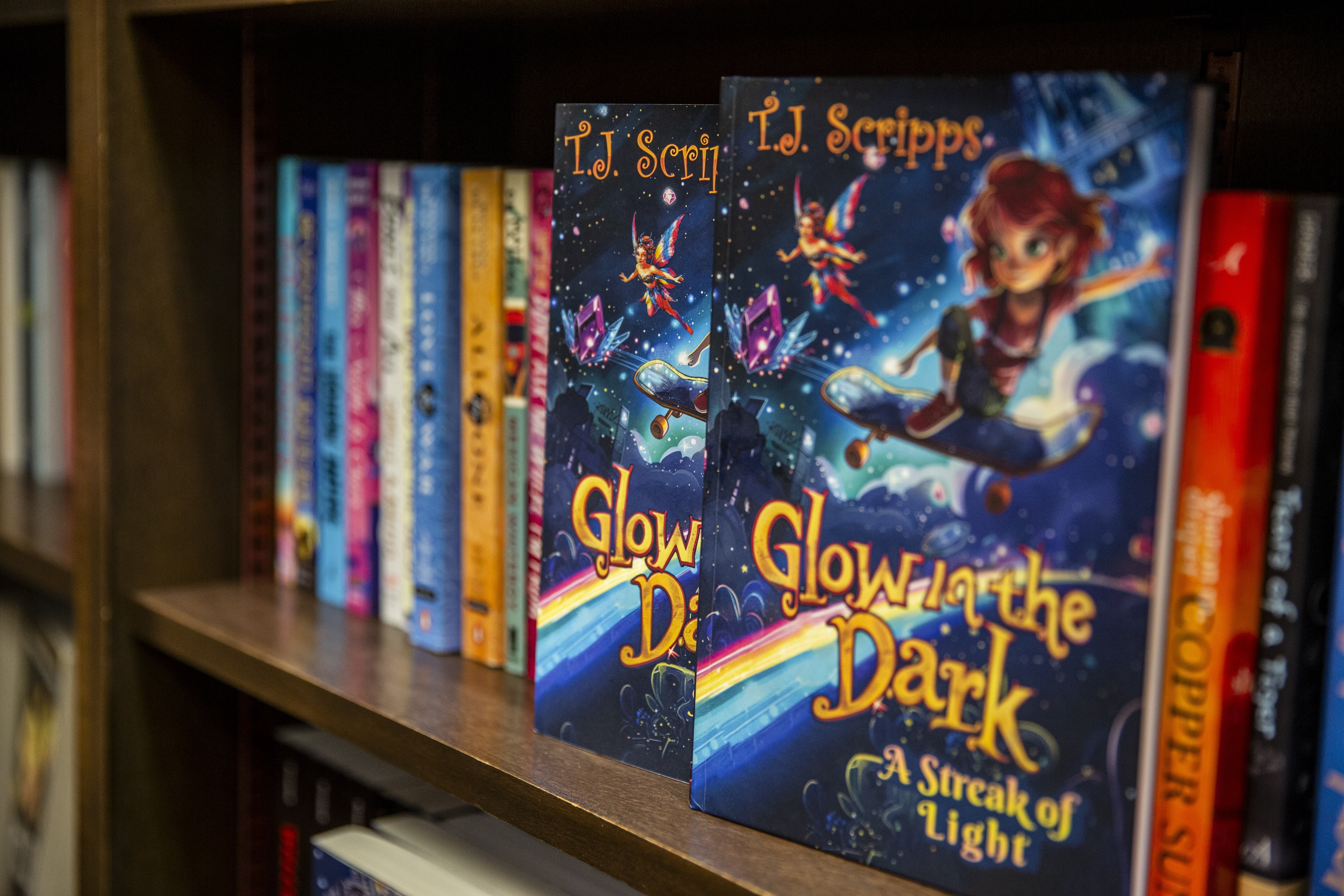 Review of “A Streak of Light” by T.J. Scripps