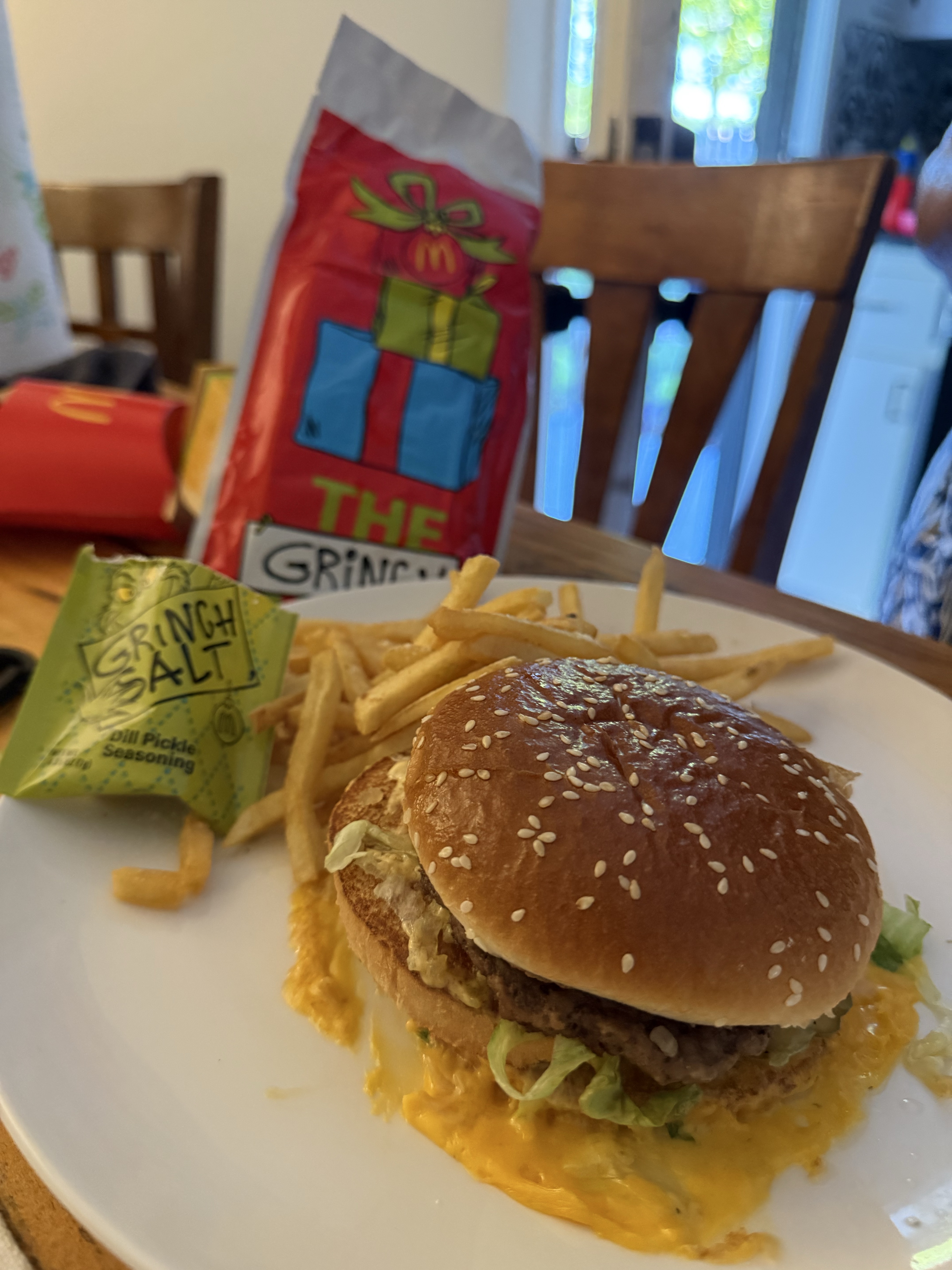 the grinch mcdonald’s happy meal